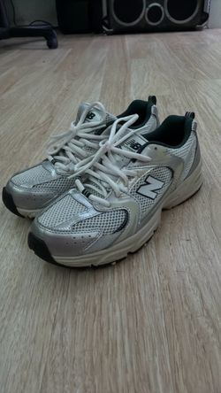 New Balance 530 - Cream/Off White, Silver Metallic colorway
