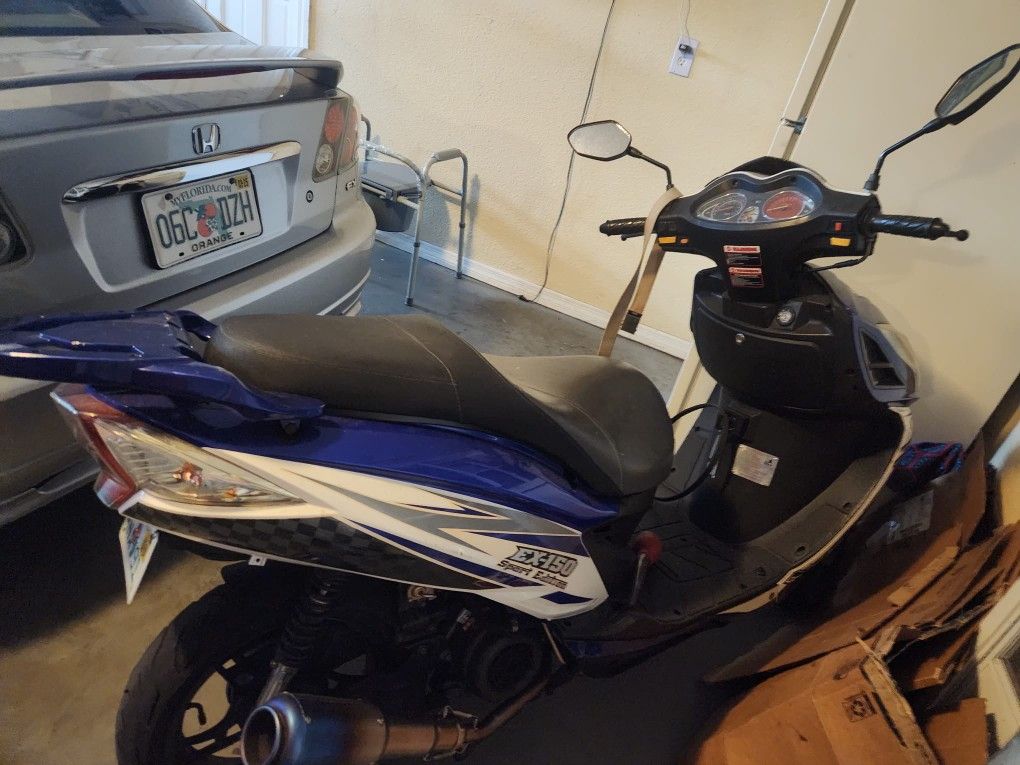 Wolf Scooter 150ex
