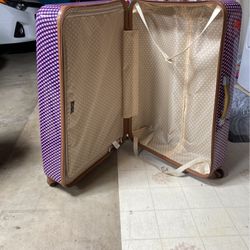 Large Suitcase With Pivoting Wheels