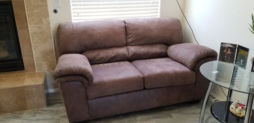 Love Seat Excellent condition 
