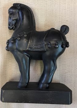 Horse statue