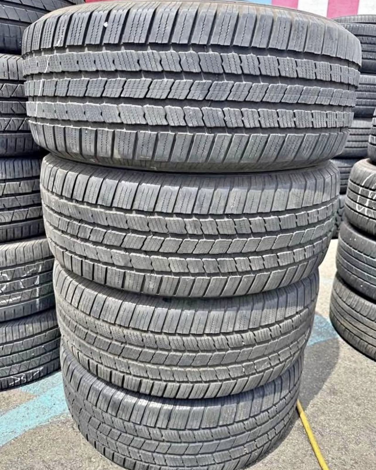 275/65/20 Michelin vendo un set de llantas usadas excelente condiciones de vida las 4 ✅🤩I am selling a set of used tires, all 4 in excellent living c