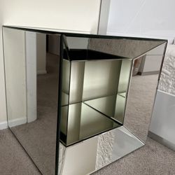 Accent Mirror Table