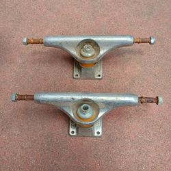 Independent Skate Trucks 