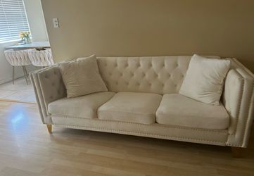 Cream Velvet Tufted Sofa – Elegant Modern Couch