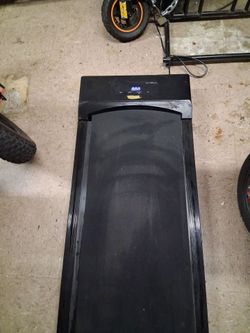 Folding mini treadmill
