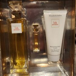 5TH AVE by Elizabeth Arden 3Parfum Spray for Women