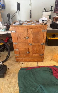 Antique Ice Box (Old)