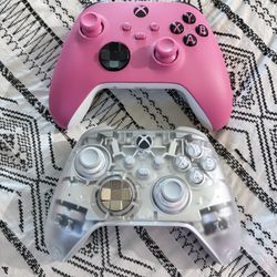 2 Xbox Controllers