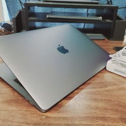 2018 MacBook Pro Laptop, Touchbar/Touch Id, Newest Mac OS Update