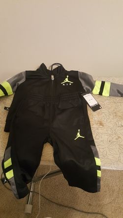 Jordan suit new size 6 to 9 months