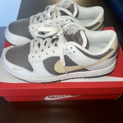 Nike Dunk  low Size 9 Women 
