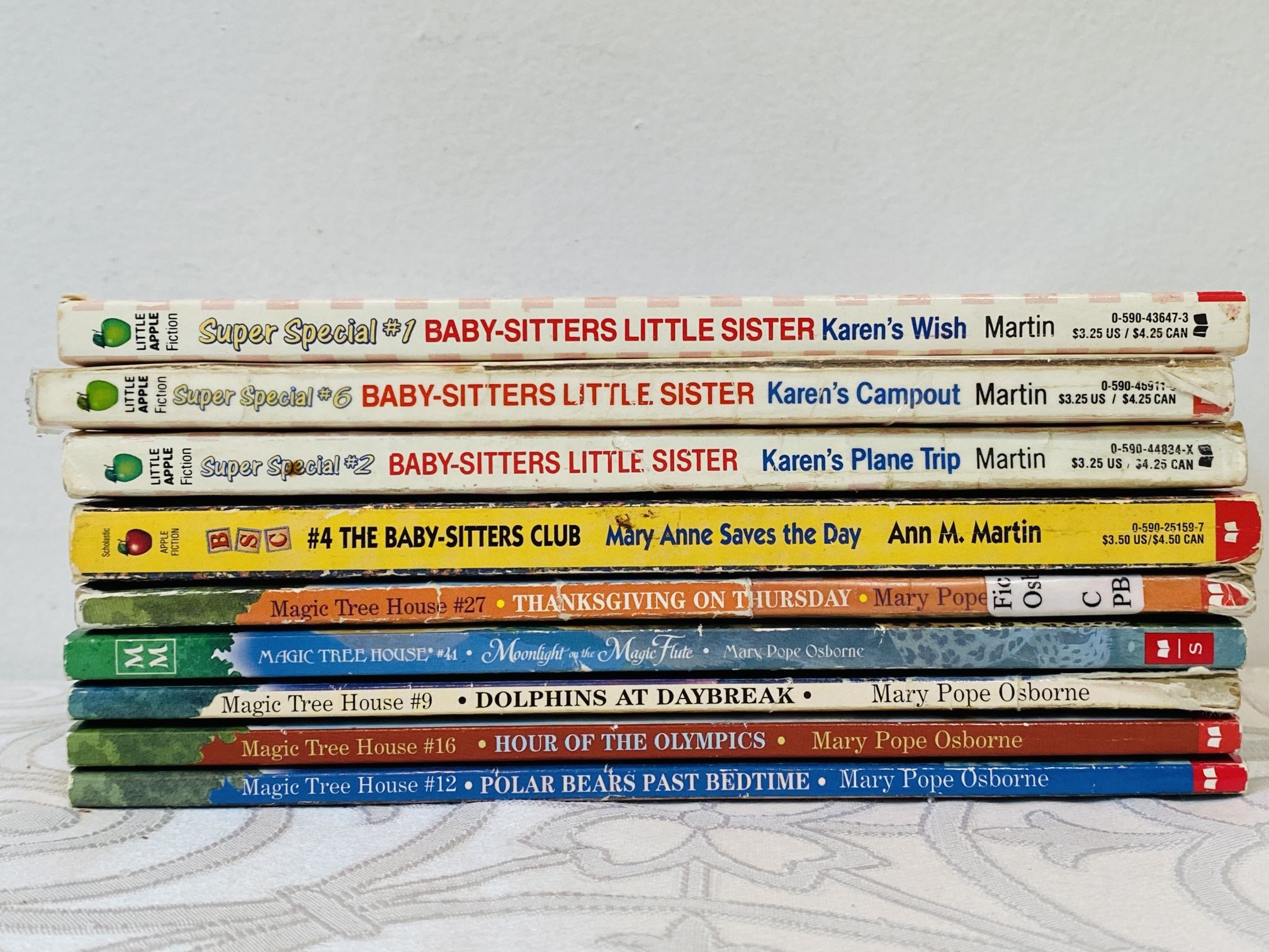 (9) VNTG Babysitters Club & Little Sister Super Special + Magic Tree House SC