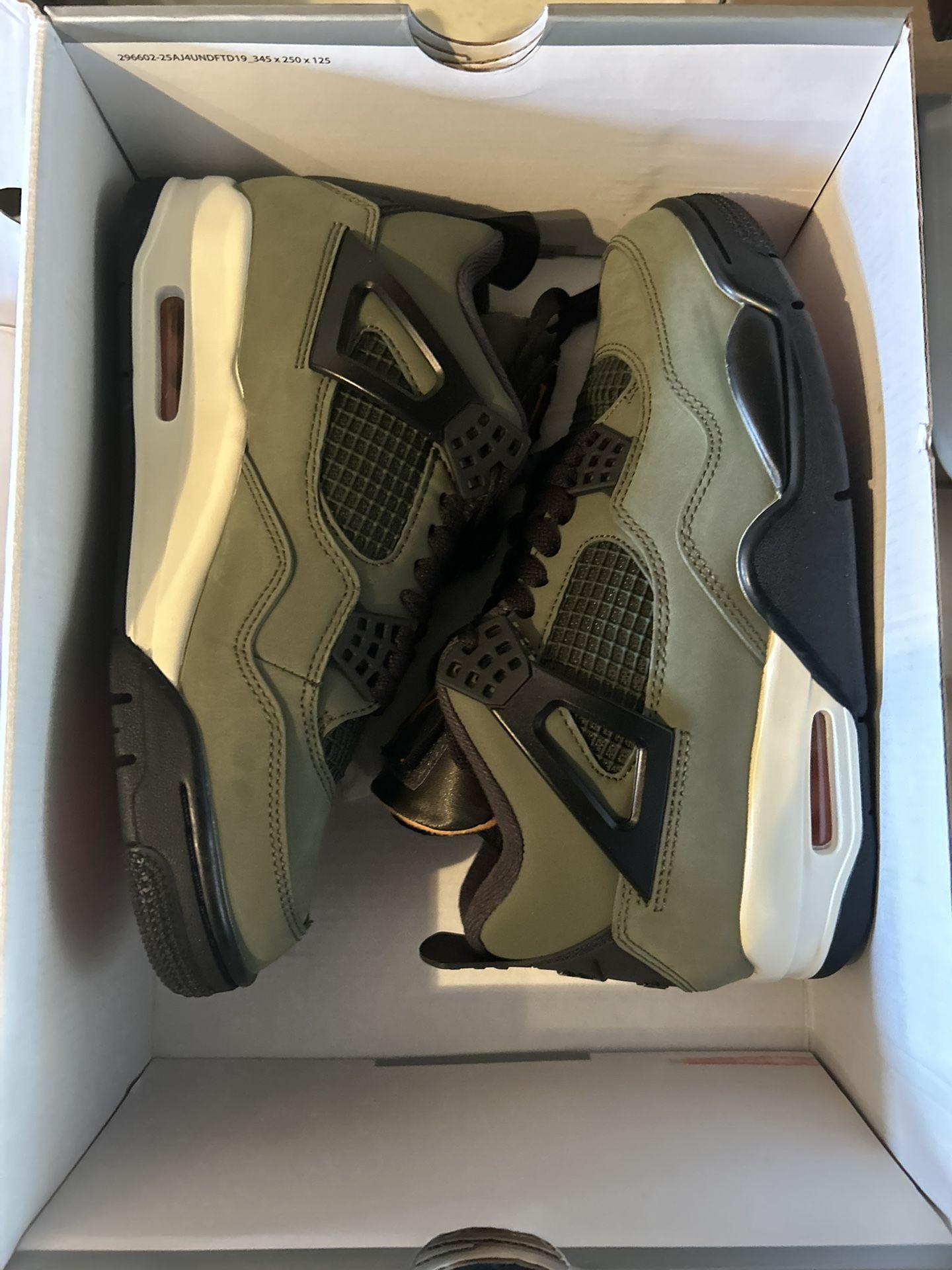 Jordan 4 Undefeated Size 10