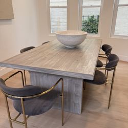 Dining Table & 6 Chairs 
