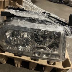 2016 Toyota Sequoia Headlights