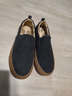 Kids Old navy slip ons size 13