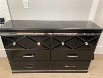 Wide 6 Drawer Dresser w/crystals