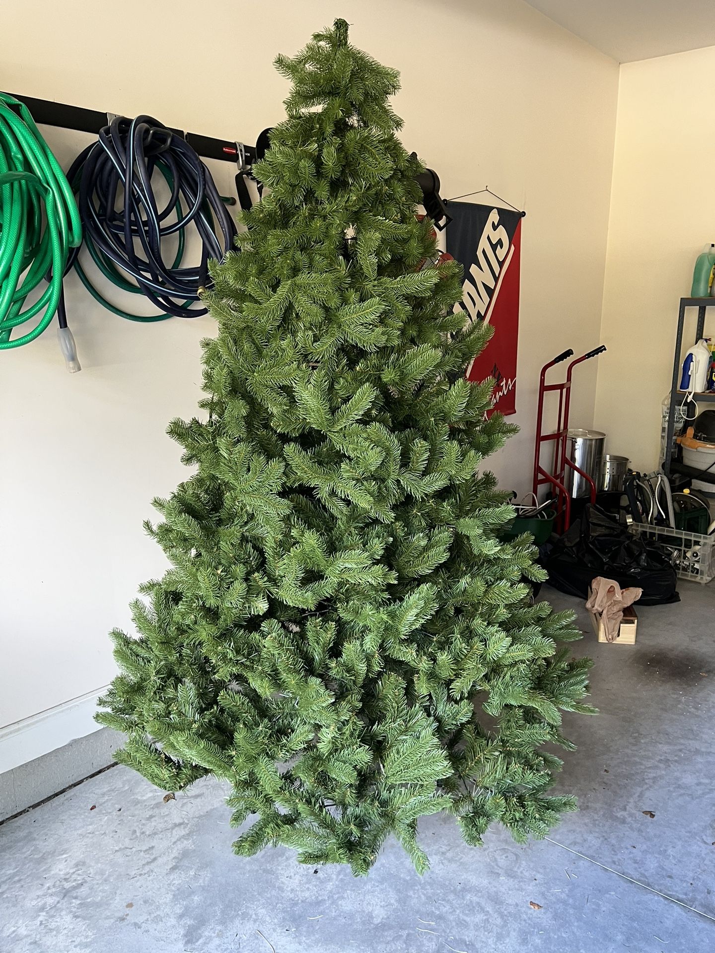 National Tree Company 'Feel Real' Artificial Tree - 7.5 Feet + 1000s of Lights