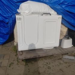 Walk In Therapeutic Tub