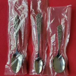 Vintage Oneida Stainless Spoons Cheerios Bee In Original Unopened Packaging 
