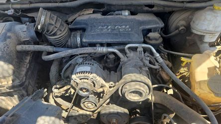 2005 5.7 Hemi engine parting out dodge ram