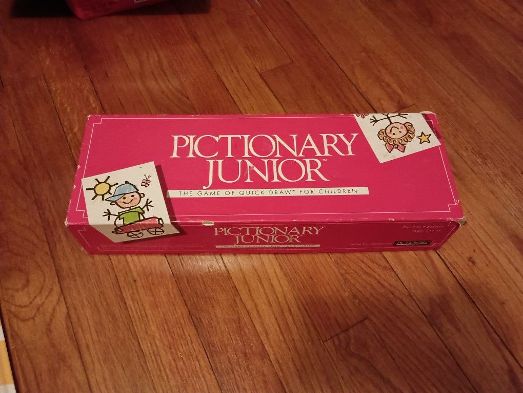 3/$10 🌟 Pictionary Junior Game