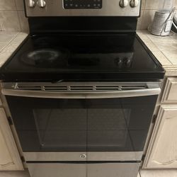 Electric Stove Free Must Be Pick Up