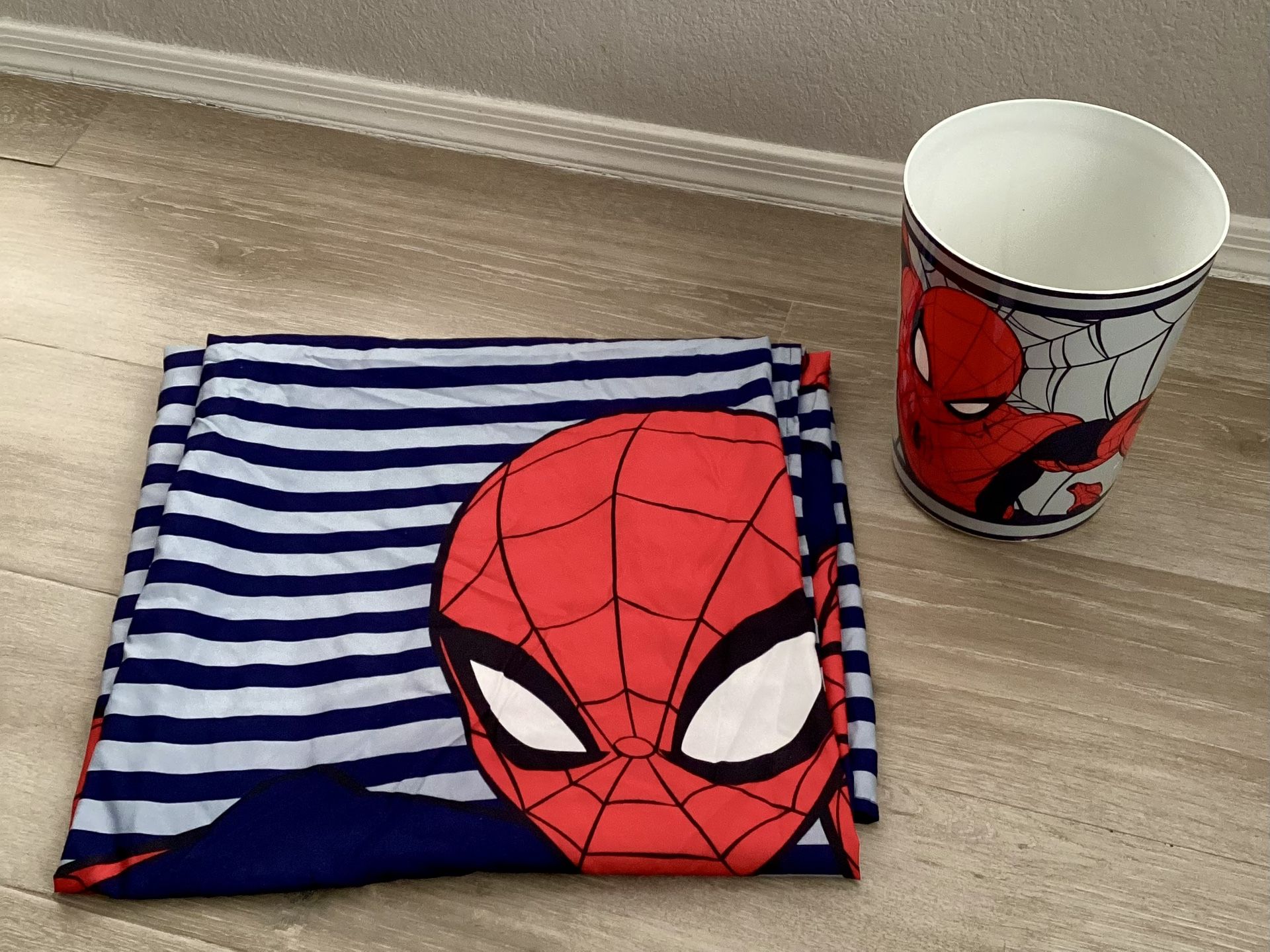 Spider-Man Marvel Kids Bathroom Decor Shower Curtain Trash Garbage Can