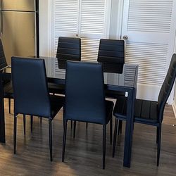 Stylish 6-Seater Dining Table – Barely Use