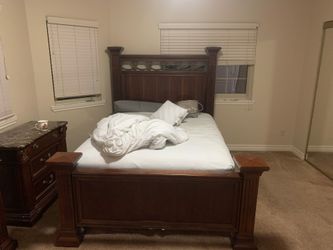 Queen size Bedroom set