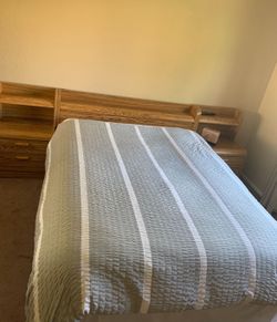 Queen Bedroom Set W/Dresser