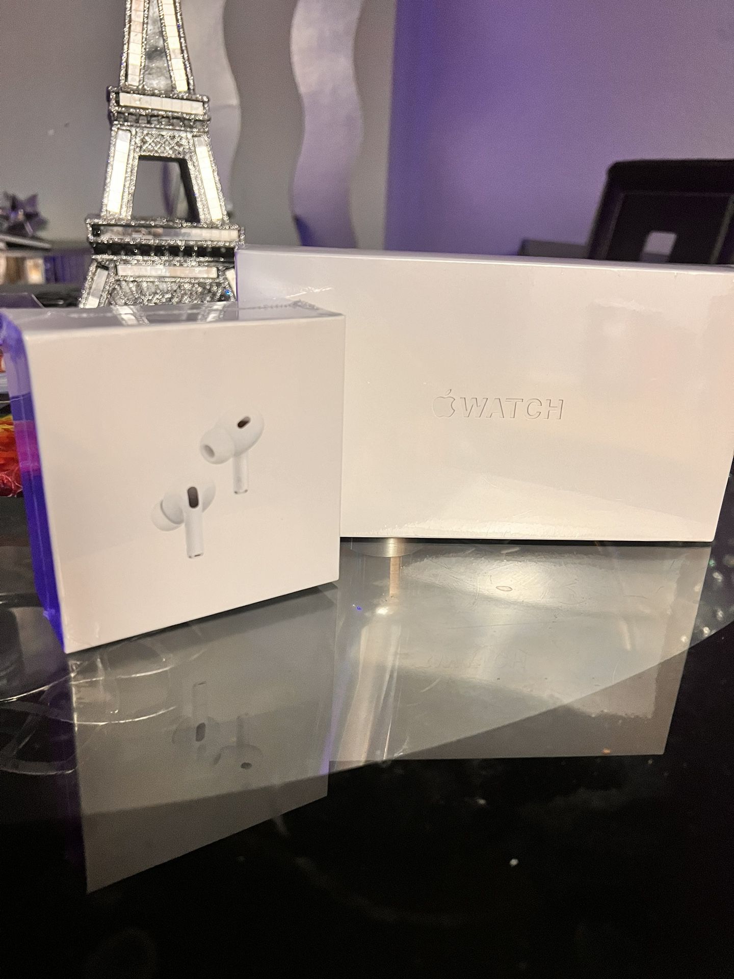 Apple Watch Ultra 2 AirPods Pro