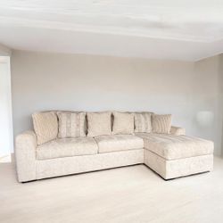 Rooms To Go | Extra Large | DELIVERY AVAILABLE