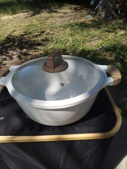 !! Kitchen Pot Almost New Firm Price 