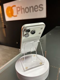 Used for 1 month white iPhone 17 pro (not pro max) 512gb for AT&T or Cricket Only. Battery health 100% (40 cycles) has apple warranty till 06/27 iPhon