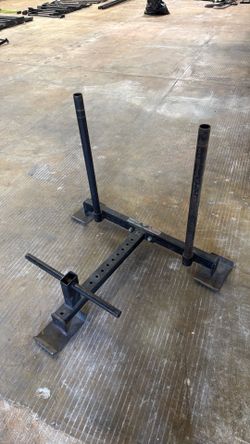 Push sled. Sled. Hyrox Training