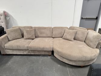 Beautiful Sofa - New In Box