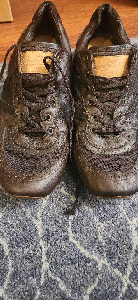 Brown leather Louis Vuitton sneakers
Size 9 1/2