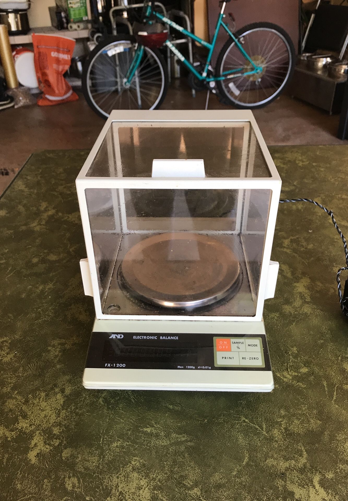 AND microgram balance scale fx-1200