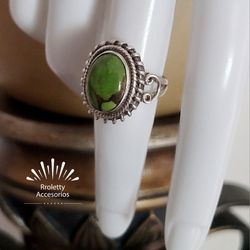 Sterling Silver 925 Ring Green Tourquse Stone.