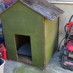Dog Houses 