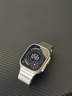 Apple Watch Ultra 2 + Premium Titanium Band