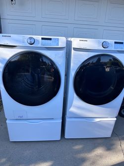 Samsung Front Load Washer and Dryer Electric Set