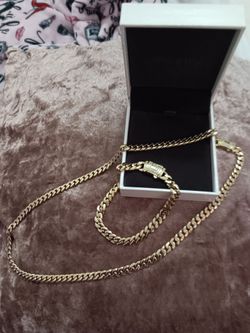 Beautiful set 14kt gold plated  cuban necklace &bracelet