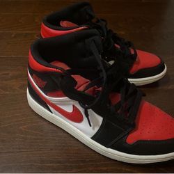 Jordan 1 Mid Red