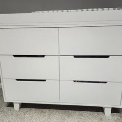 White Dresser With  Changing Table And Pad