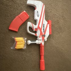 Nerf Fortnite B-AR Motorised Dart Blaster