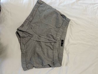 Volcom Sunday Strut Shorts generally ranges from $44.00 to $49.50