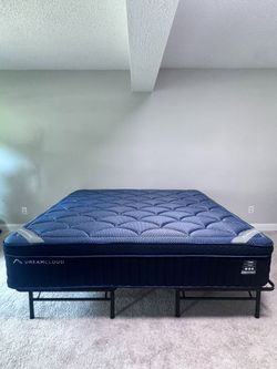 DreamCloud Premier Hybrid, King, Like New, Delivery Available